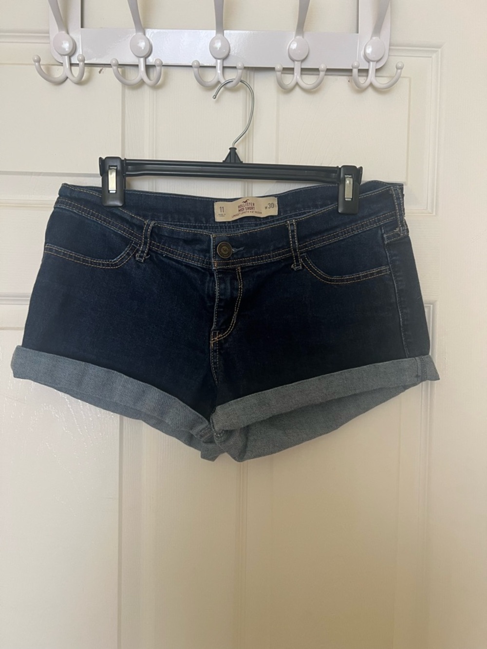 Y2K Hollister low-rise dark wash jean shorts size 11 (30)